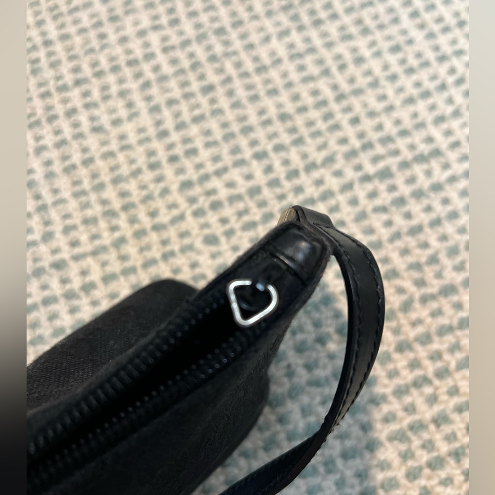 Vintage Black Gucci Baguette - Picture 3 of 6